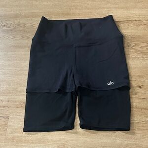 Alo shorts size medium